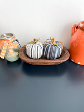 Load image into Gallery viewer, Wooden Dough Bowl Tray