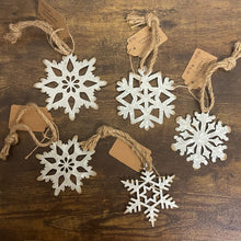 Load image into Gallery viewer, Rusty Metal Snowflake Ornament Set