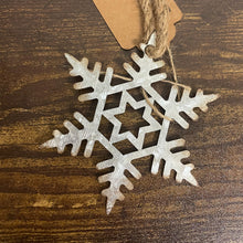 Load image into Gallery viewer, Rusty Metal Snowflake Ornament Set